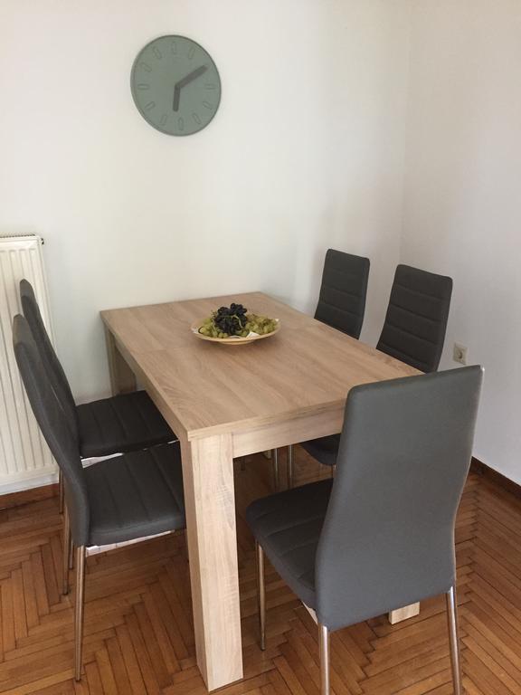 Central 5 Room Apartment Athena Bagian luar foto